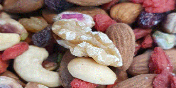 Die Vorteile von Trockenfrüchten und Superfoods für eine gesunde Ernährung 🥭🥜